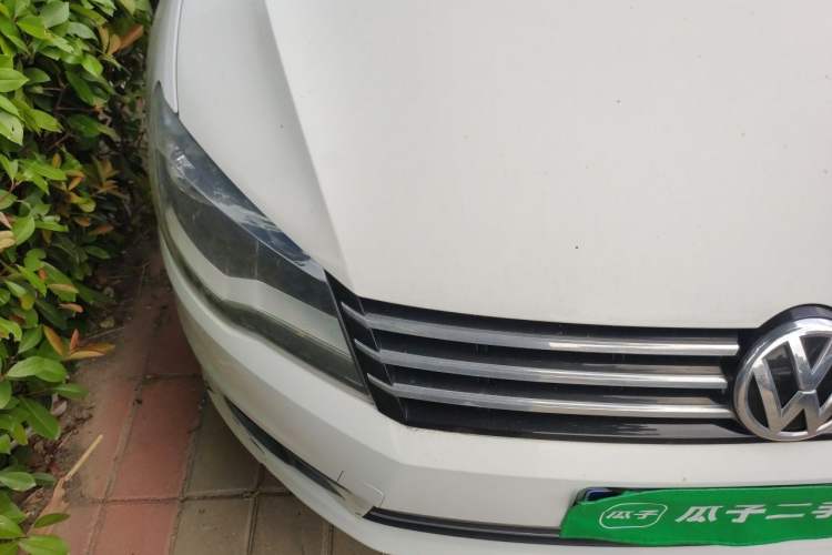 Used Volkswagen Bora 2013 1.6L Manual Comfort Model Right Front Headlight