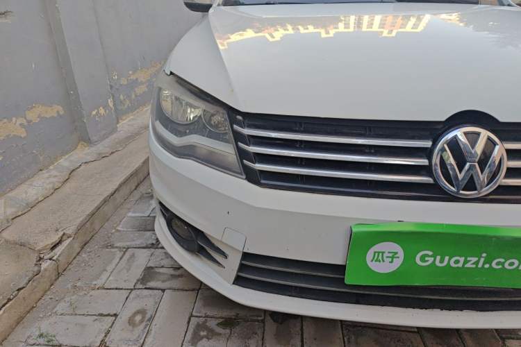 Used Volkswagen Bora 2013 1.6L Manual Comfort Model Right Front Headlight