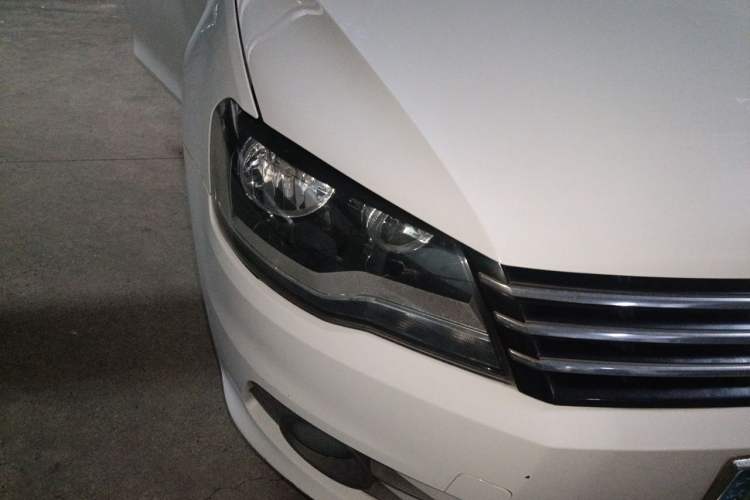 Used Volkswagen Bora 2013 1.6L Manual Comfort Model Right Front Headlight