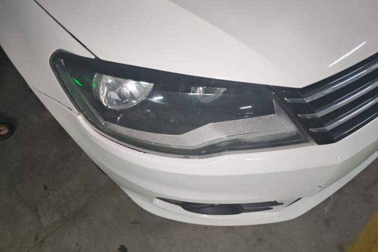 Used Volkswagen Bora 2013 1.6L Automatic Comfort Model Right Front Headlight