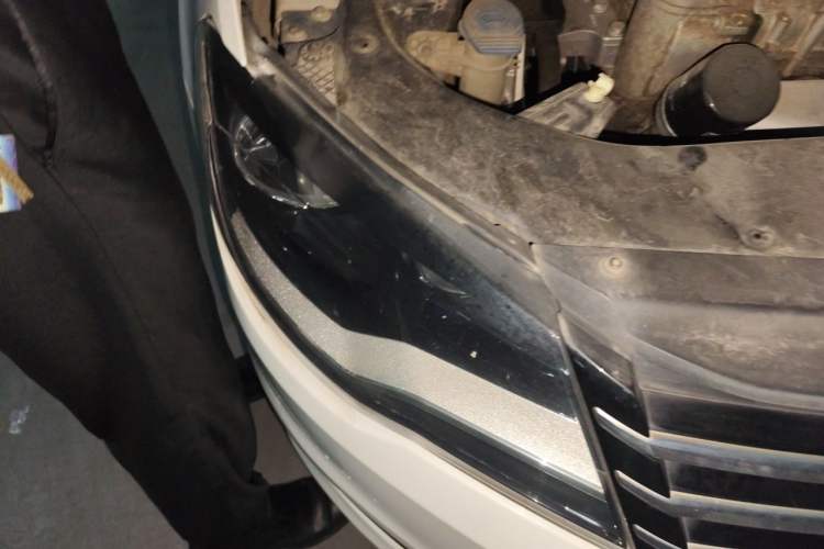 Used Volkswagen Bora 2013 1.6L Automatic Comfort Model Right Front Headlight
