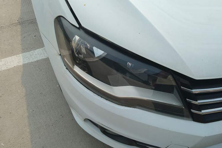 Used Volkswagen Bora 2013 1.6L Automatic Comfort Model Right Front Headlight