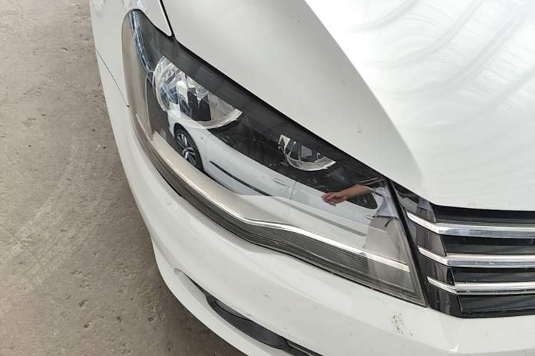 Used Volkswagen Bora 2013 1.6L Manual Comfort Model Right Front Headlight