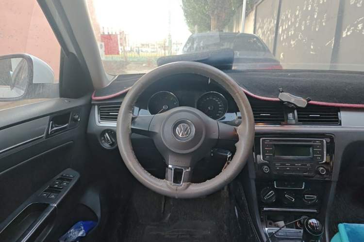 Used Volkswagen Bora 2013 1.6L Manual Comfort Model Steering Wheel