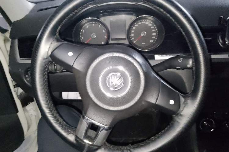 Used Volkswagen Bora 2013 1.6L Automatic Comfort Model Steering Wheel
