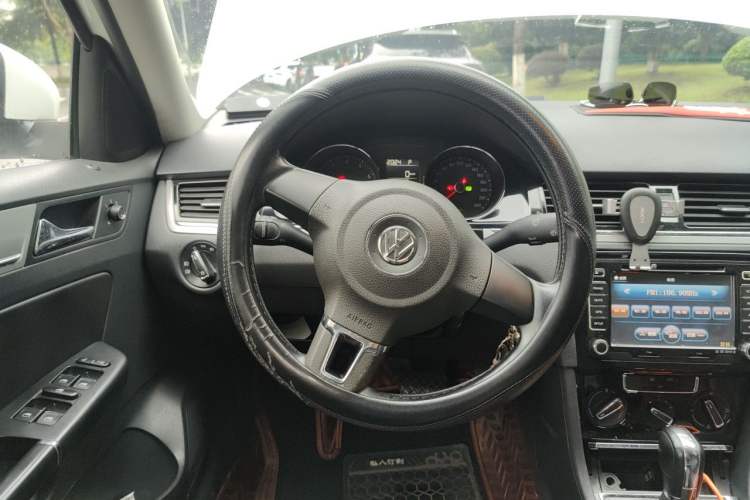 Used Volkswagen Bora 2013 1.6L Automatic Comfort Model Steering Wheel