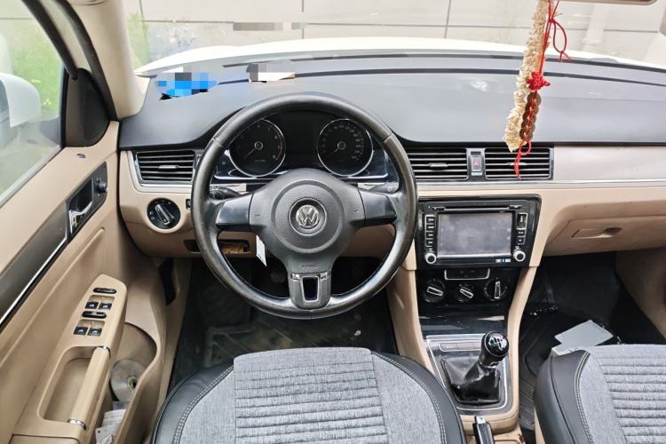 Used Volkswagen Bora 2013 1.6L Manual Comfort Model Steering Wheel
