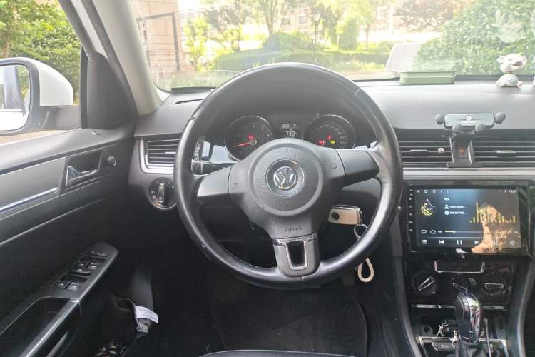 Used Volkswagen Bora 2013 1.6L Automatic Comfort Model Steering Wheel