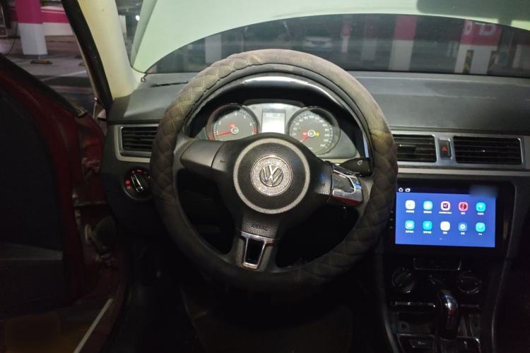 Used Volkswagen Bora 2013 1.6L Automatic Fashion Model Steering Wheel