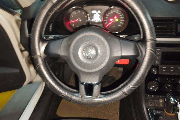 Used Volkswagen Bora 2013 1.6L Automatic Comfort Model Steering Wheel