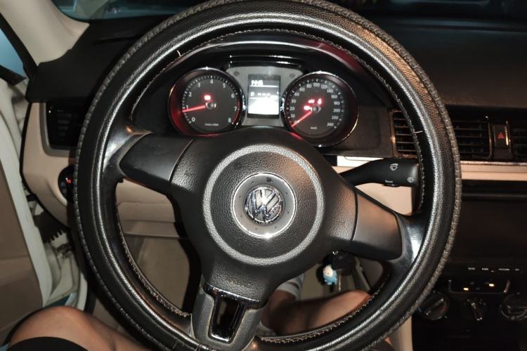 Used Volkswagen Bora 2013 1.6L Manual Comfort Model Steering Wheel