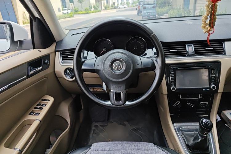 Used Volkswagen Bora 2013 1.6L Manual Comfort Model Steering Wheel