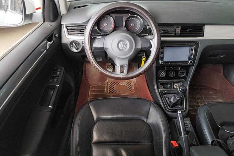 Used Volkswagen Bora 2013 1.6L Manual Comfort Model Steering Wheel