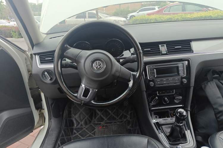 Used Volkswagen Bora 2013 1.4T Manual Comfort Model Steering Wheel