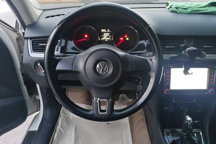 Used Volkswagen Bora 2013 1.6L Automatic Comfort Model Steering Wheel