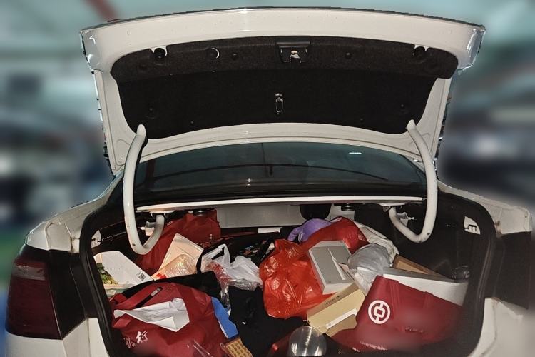Used Volkswagen Bora 2013 1.6L Automatic Luxury Model Trunk