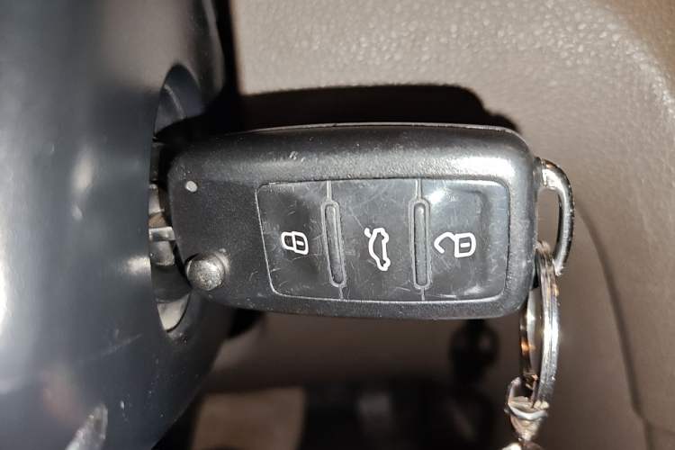 Used Volkswagen Bora 2013 1.6L Automatic Luxury Model Vehicle Key