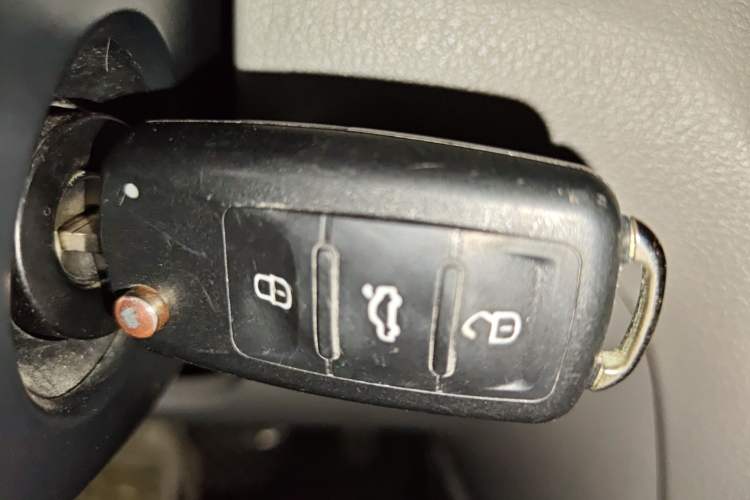 Used Volkswagen Bora 2013 1.6L Automatic Fashion Model Vehicle Key