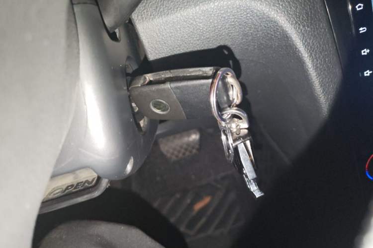 Used Volkswagen Bora 2013 1.6L Automatic Comfort Model Vehicle Key