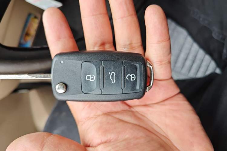 Used Volkswagen Bora 2013 1.6L Manual Comfort Model Vehicle Key