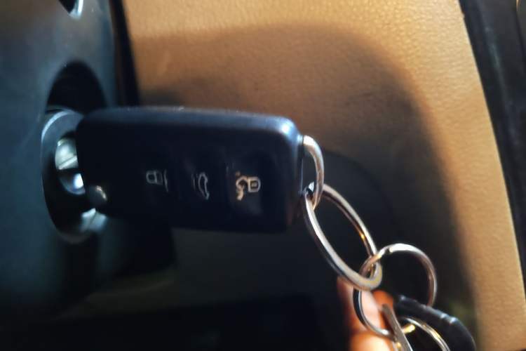 Used Volkswagen Bora 2013 1.6L Manual Comfort Model Vehicle Key