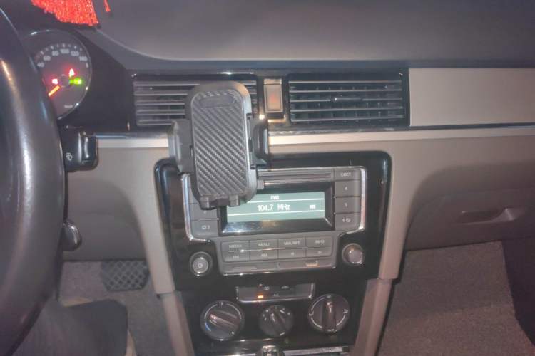 Used Volkswagen Bora 2013 1.4T Automatic Comfort Model Audio And AC Panel
