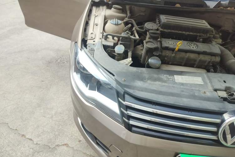Used Volkswagen Bora 2013 1.6L Manual Comfort Model Engine Bay Right