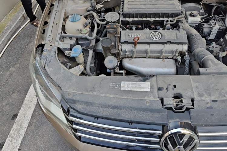 Used Volkswagen Bora 2013 1.6L Manual Comfort Model Engine Bay Right