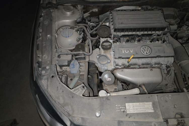 Used Volkswagen Bora 2013 1.6L Manual Comfort Model Engine Bay Right
