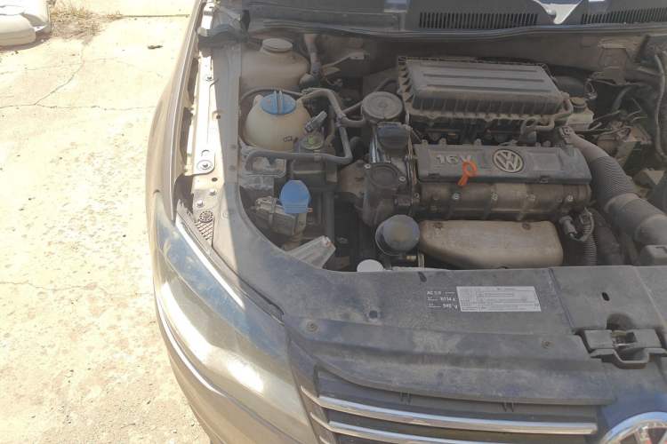 Used Volkswagen Bora 2013 1.6L Automatic Fashion Model Engine Bay Right