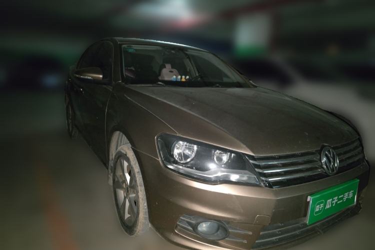 Used Volkswagen Bora 2013 1.6L Manual Comfort Model Front Right 45 Deg