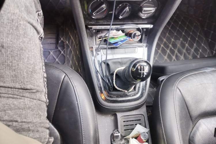 Used Volkswagen Bora 2013 1.6L Manual Comfort Model Gear Lever