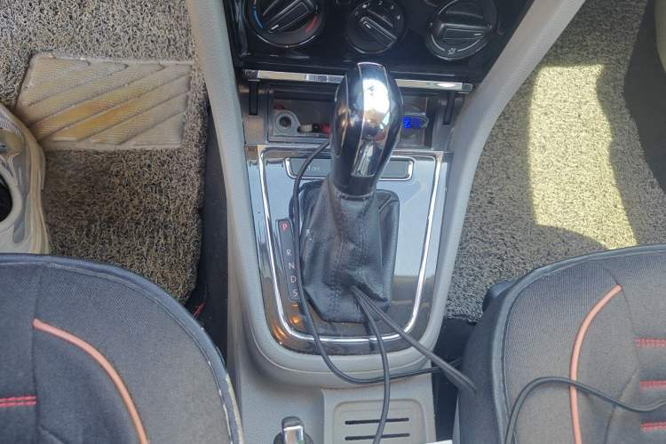 Used Volkswagen Bora 2013 1.6L Automatic Fashion Model Gear Lever