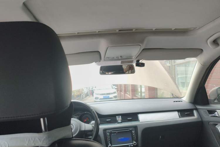 Used Volkswagen Bora 2013 1.6L Automatic Comfort Model Headliner