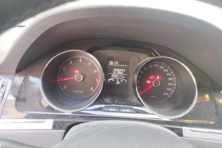 Used Volkswagen Bora 2013 1.6L Manual Comfort Model Instrument Cluster