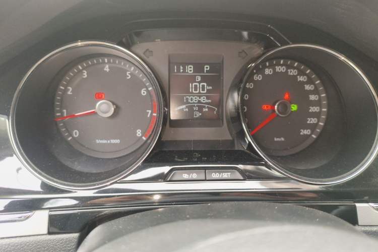 Used Volkswagen Bora 2013 1.6L Automatic Comfort Model Instrument Cluster