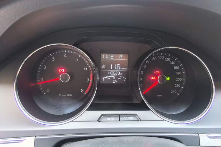 Used Volkswagen Bora 2013 1.6L Automatic Fashion Model Instrument Cluster