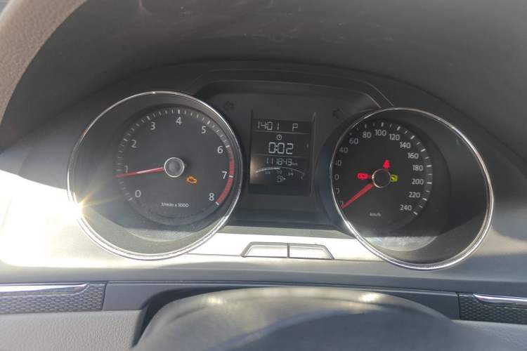 Used Volkswagen Bora 2013 1.6L Automatic Fashion Model Instrument Cluster
