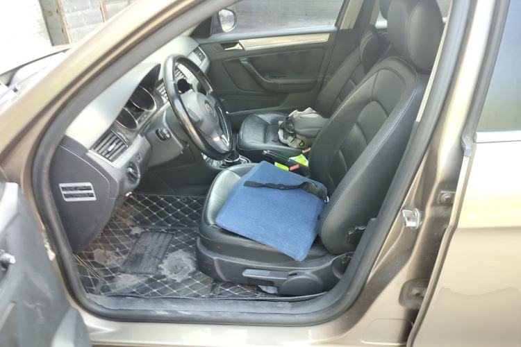 Used Volkswagen Bora 2013 1.6L Manual Comfort Model Left Front Seat