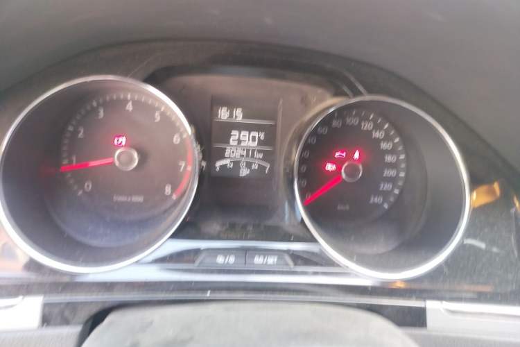Used Volkswagen Bora 2013 1.6L Manual Comfort Model Odometer Close Up