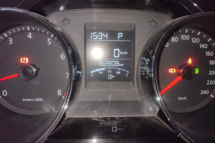 Used Volkswagen Bora 2013 1.4T Automatic Comfort Model Odometer Close Up