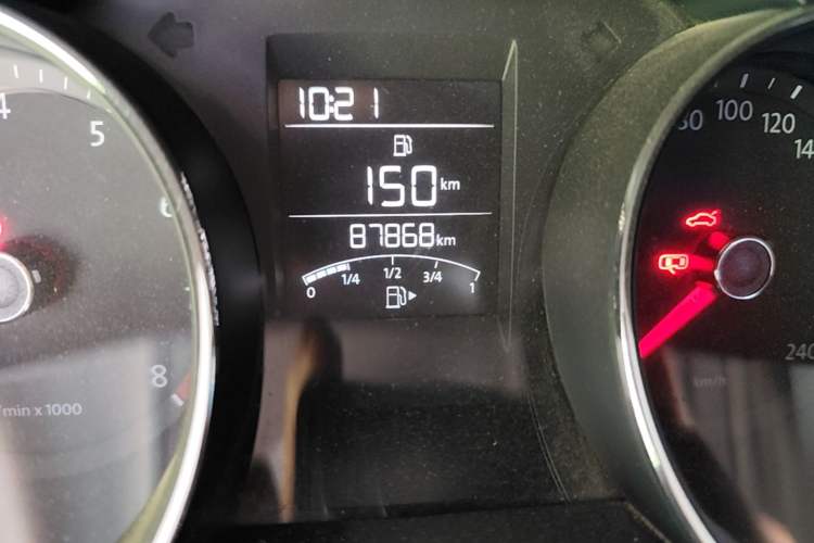 Used Volkswagen Bora 2013 1.6L Manual Fashion Edition Odometer Close Up