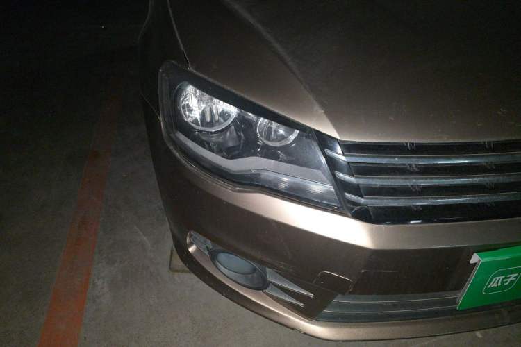 Used Volkswagen Bora 2013 1.6L Manual Comfort Model Right Front Headlight