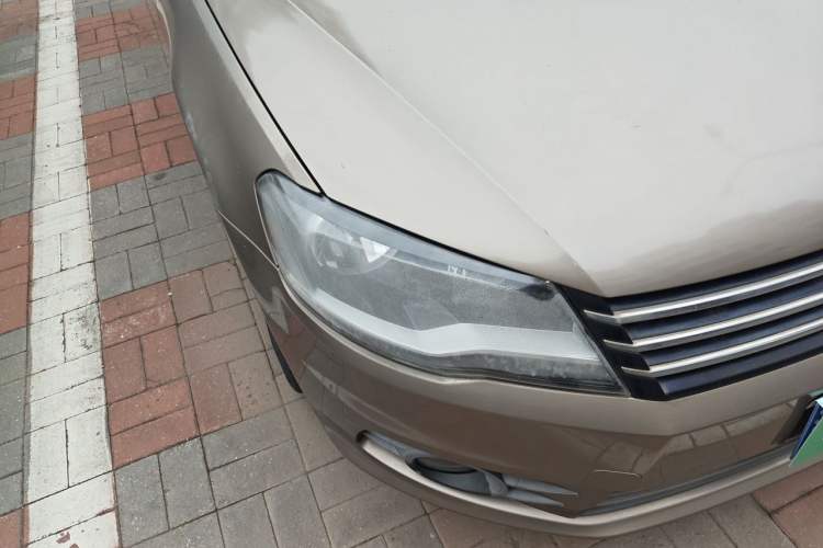 Used Volkswagen Bora 2013 1.6L Automatic Comfort Model Right Front Headlight