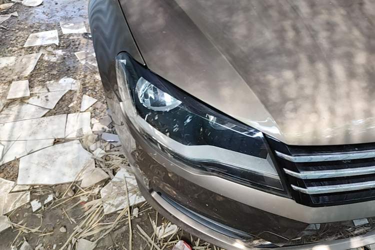 Used Volkswagen Bora 2013 1.6L Manual Fashion Edition Right Front Headlight