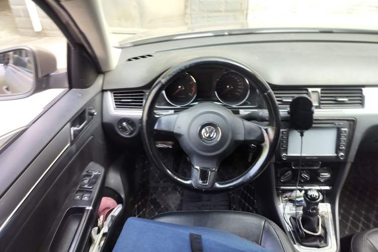 Used Volkswagen Bora 2013 1.6L Manual Comfort Model Steering Wheel