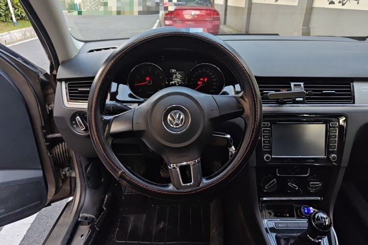 Used Volkswagen Bora 2013 1.6L Manual Comfort Model Steering Wheel