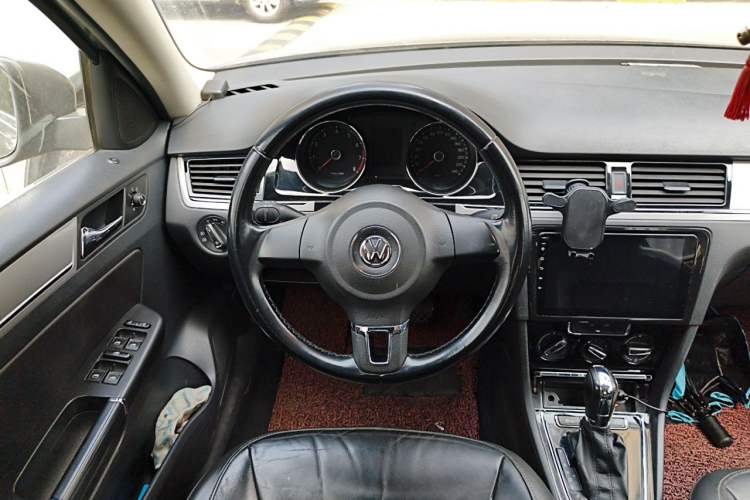 Used Volkswagen Bora 2013 1.6L Automatic Comfort Model Steering Wheel