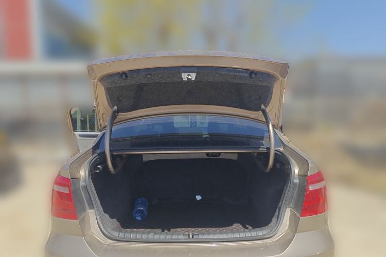 Used Volkswagen Bora 2013 1.6L Automatic Fashion Model Trunk