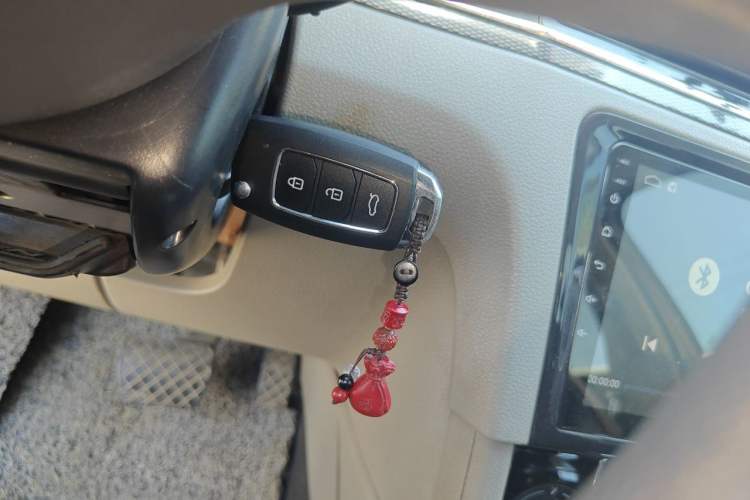 Used Volkswagen Bora 2013 1.6L Automatic Fashion Model Vehicle Key